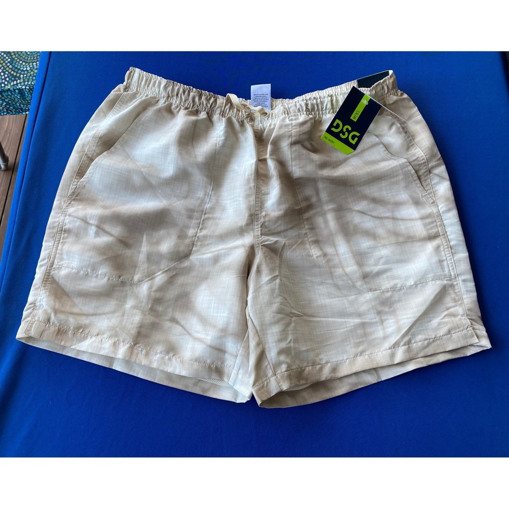 DSG Mens Rec Short Light Sand Texture Dye Relaxed Fit 6"inseam size medium